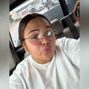 Meet your Posher, Jazmine